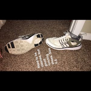 White Nike’s(need to be cleaned)